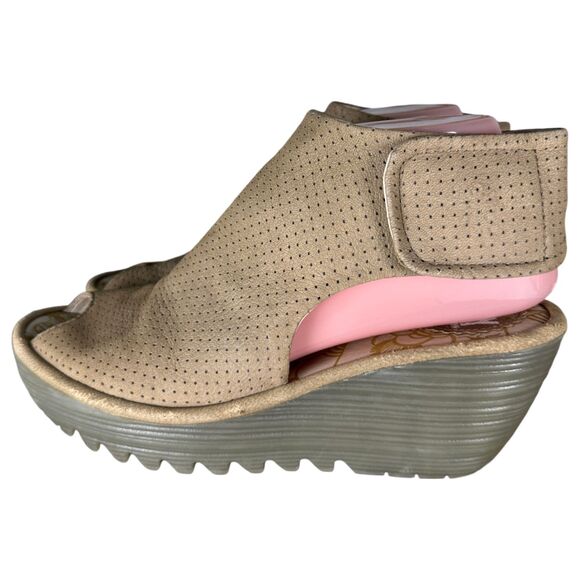 Fly London Yahl Brown Tan Beige Leather Wedge Ankle Peep Toe Size 39 US 8/8.5 - Picture 2 of 8